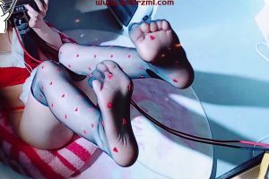 助眠舔耳-中文剧情ASMR-Aki秋水 圣诞兔子装_俯视拍摄视角